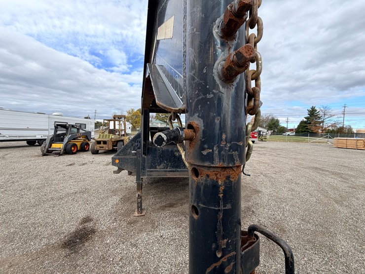 #2152-•-iron-bull-gooseneck-flatbed-trailer-image-4