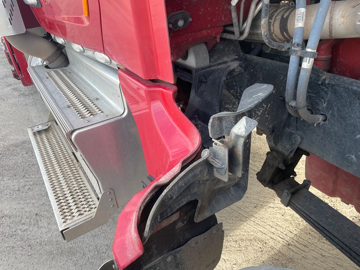 #3822-•-2019-peterbilt-heavy-rotator-truck-(has-mn-title-in-delay,-may-take-6-8-weeks)-image-84