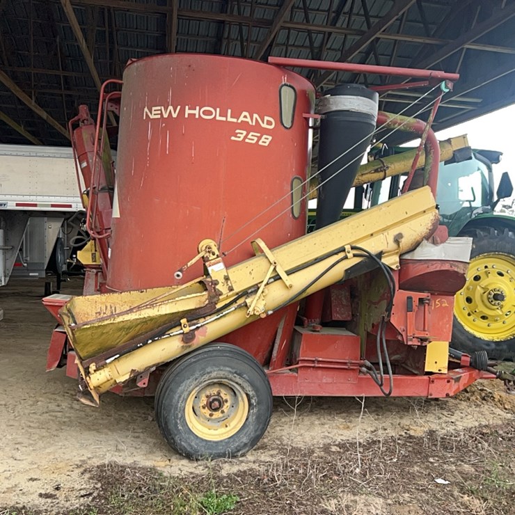 NEW HOLLAND 358