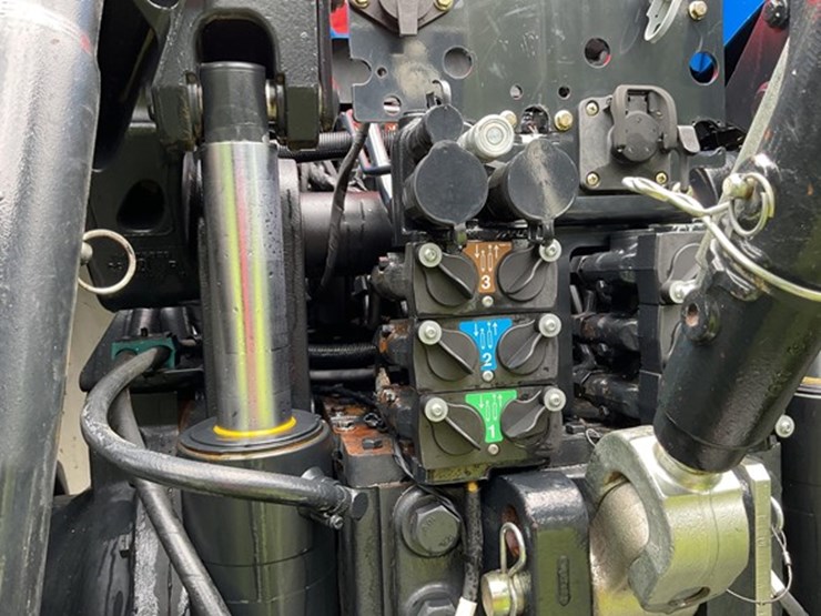 2019-new-holland-t8.410-image-25