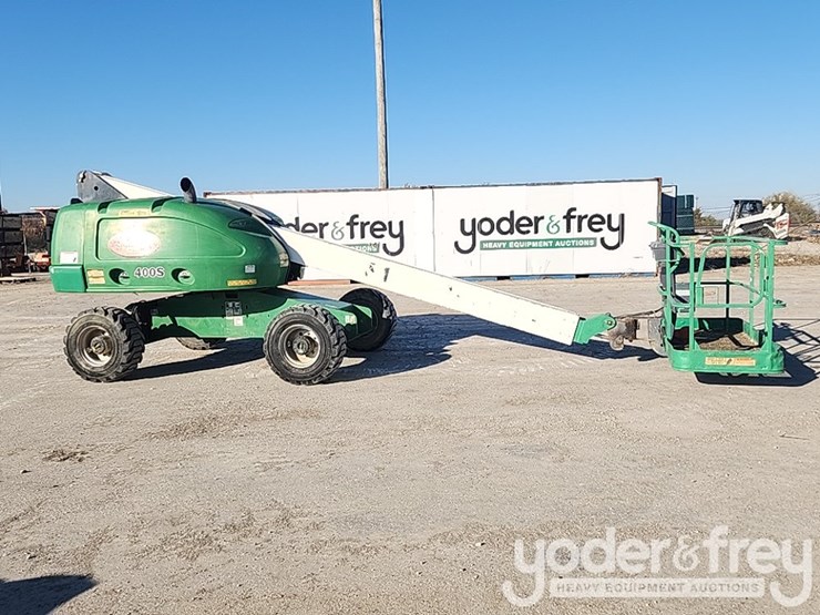 2014-jlg-400s-image-4