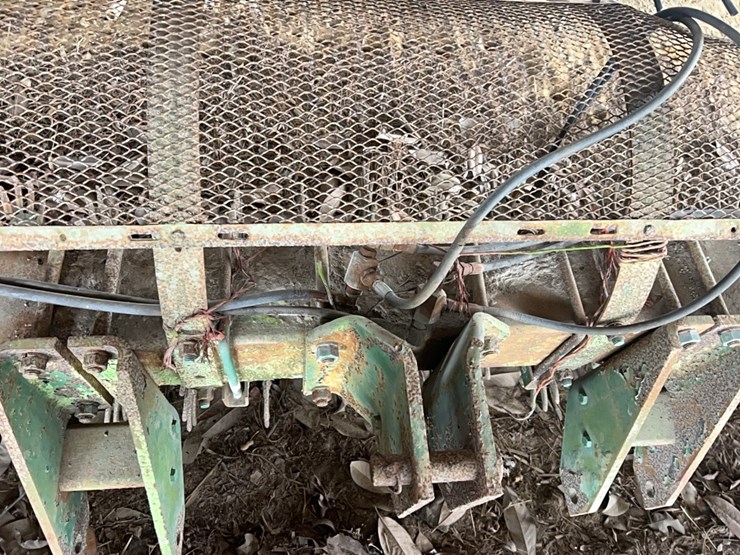 john-deere-8-image-4