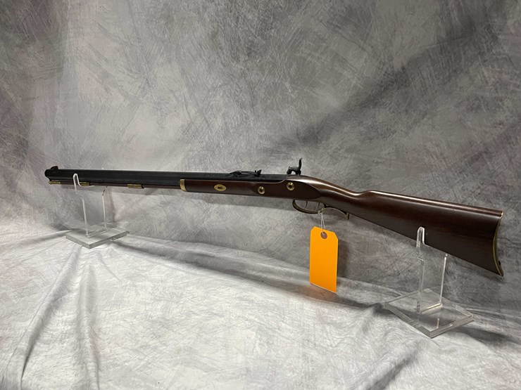 #8070-•-traditions-,-.50-cal.-muzzleloader,-sn:-202082,-(neenah,-wi)-image-9