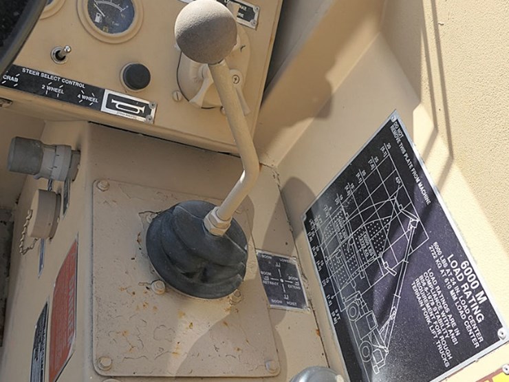 1990-sky-trak-6000m-image-26