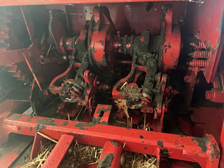 new-holland-bc5070-image-8