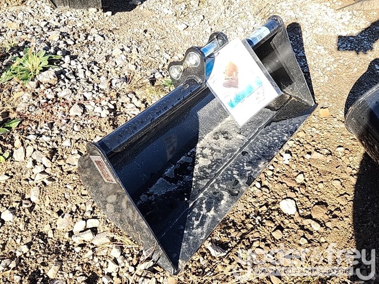 2025-32"-bucket-to-suit-mini-excavator-image-4