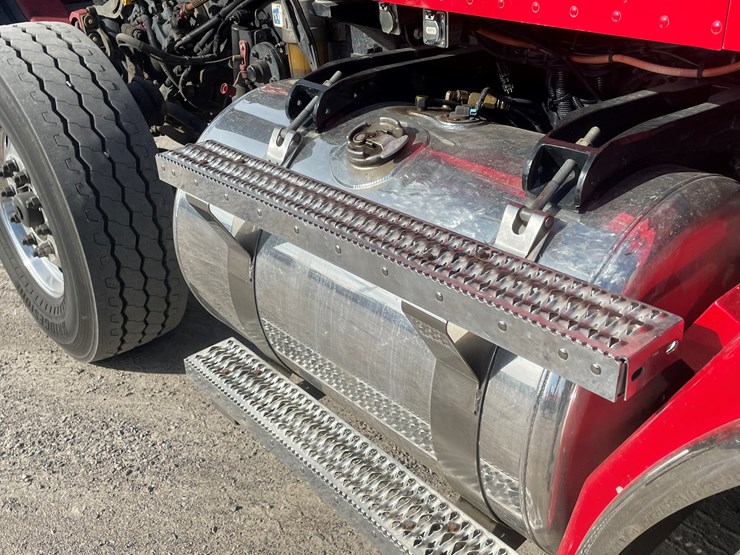 #3824-•-2019-peterbilt-heavy-rotator-(has-mn-title-in-delay,-may-take-6-8-weeks)-image-41