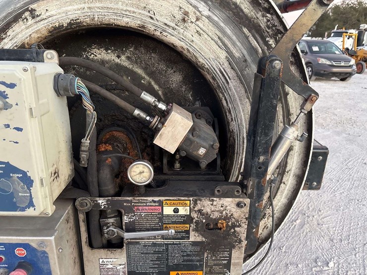 2017-freightliner-114sd-image-26