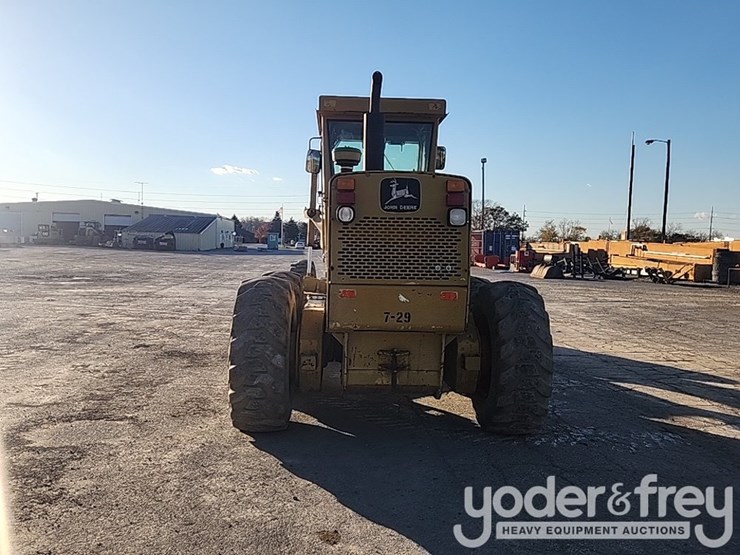 1995-deere-670b-image-4