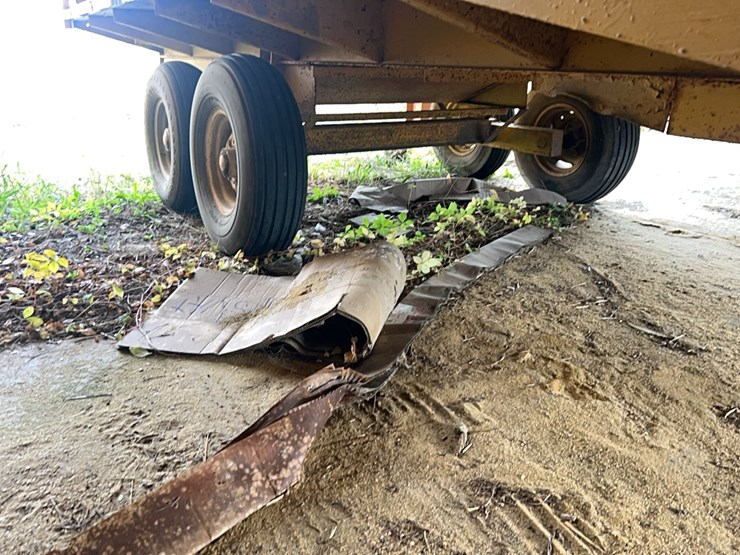 peanut-trailer,-tandem-axle-image-2