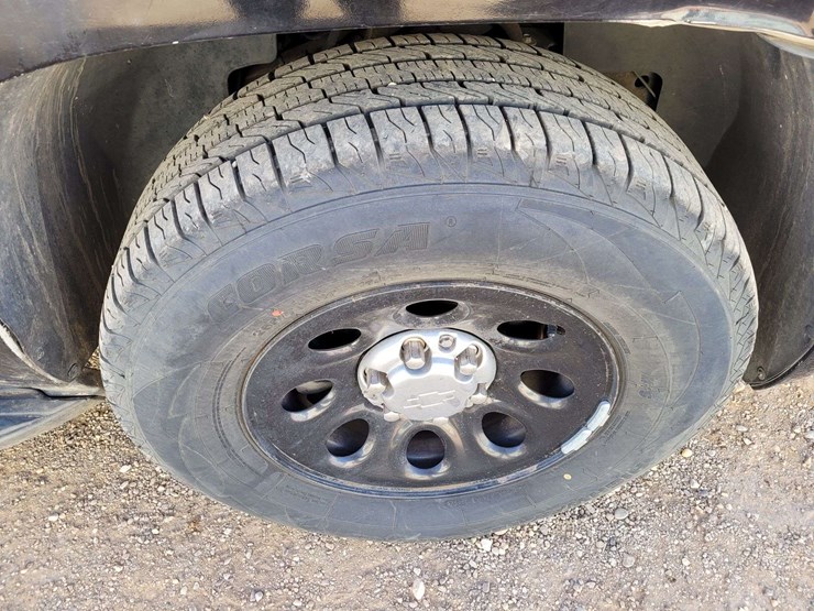 2010-chevrolet-tahoe-ls-image-15