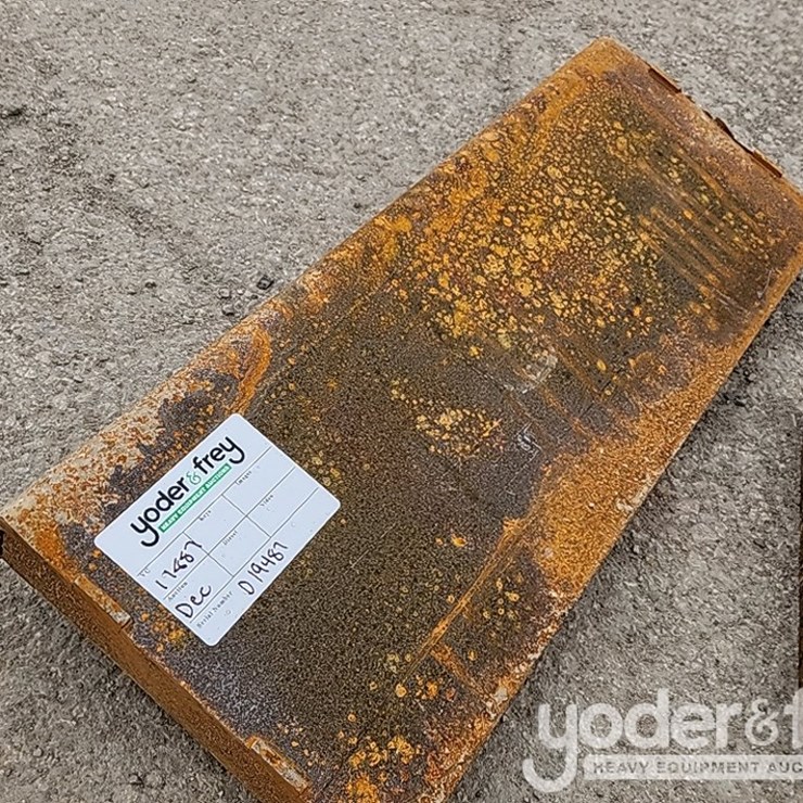 Unused 2025 Mounting Plate to suit Mini Skidsteer