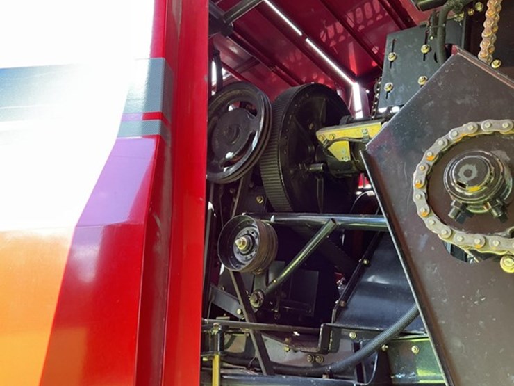 2011-case-ih-6088-image-17