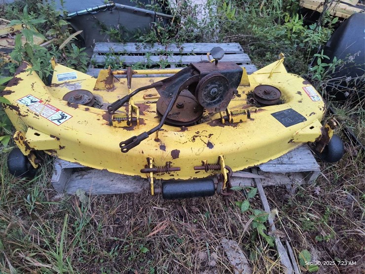 john-deere-330-image-8