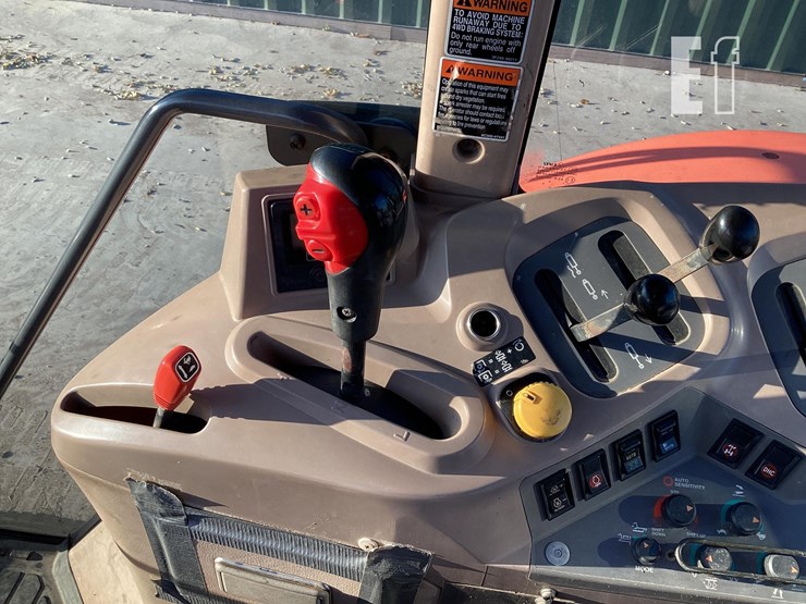 2012-kubota-m126x-image-13