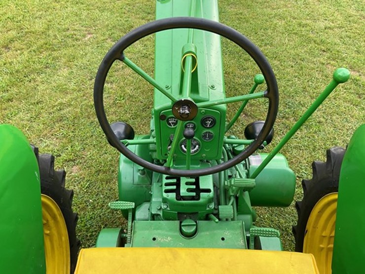 1957-john-deere-520-image-10