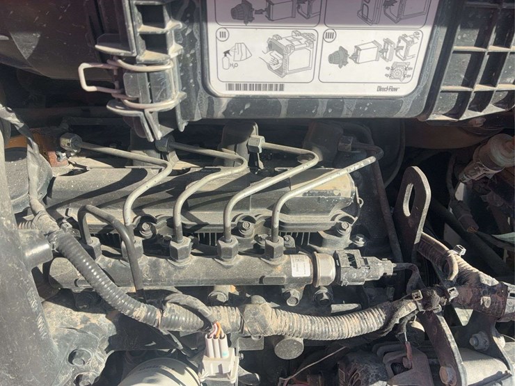 2019-bobcat-s570-image-23