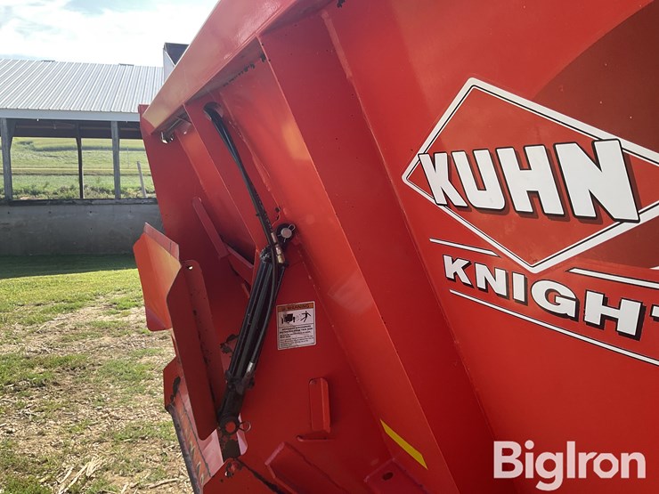 2012-kuhn-8124-slinger-manure-spreader-image-18