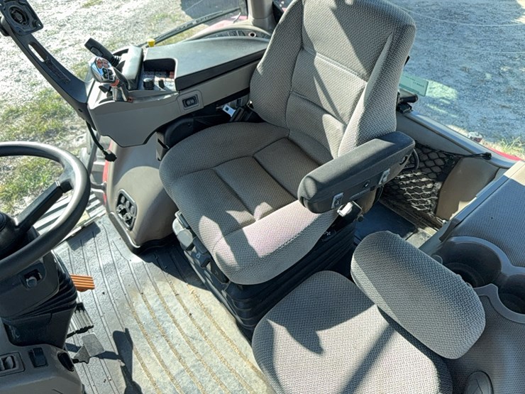 2017-case-ih-magnum-250-image-85