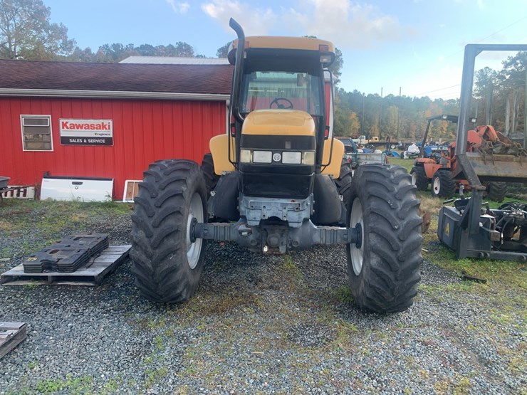 new-holland-tv140-image-3