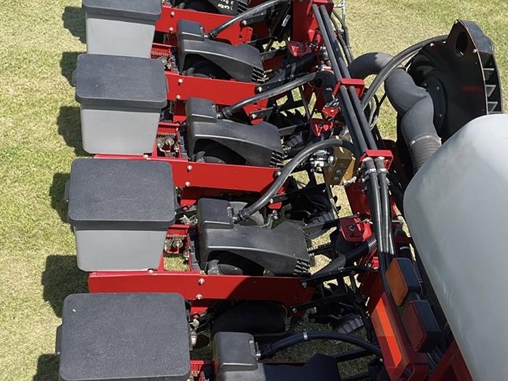 2011-case-ih-1250-image-15