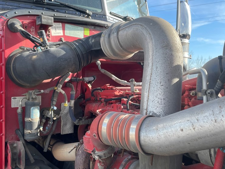 #3824-•-2019-peterbilt-heavy-rotator-(has-mn-title-in-delay,-may-take-6-8-weeks)-image-53