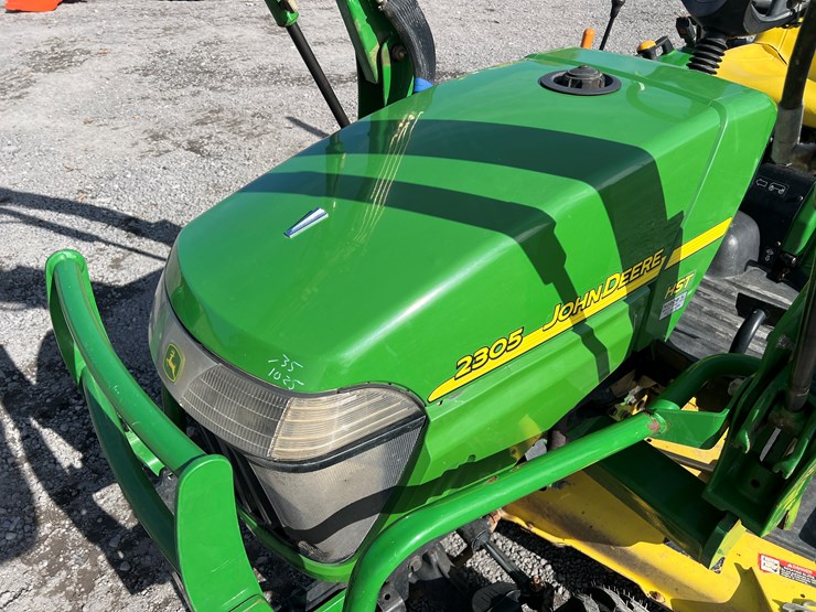 john-deere-2305-image-2