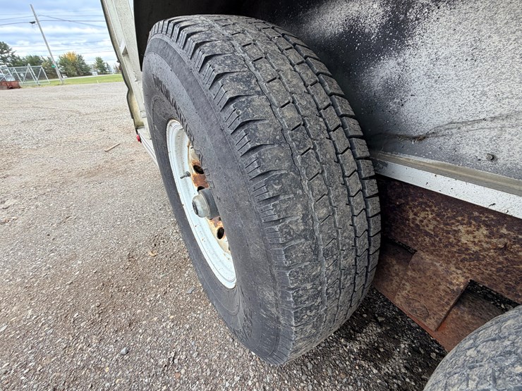 #2153-•-s&s-gooseneck-horse-trailer-image-37