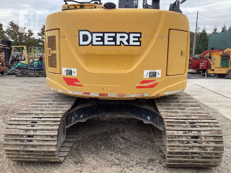 2019-deere-245g-lc-image-3