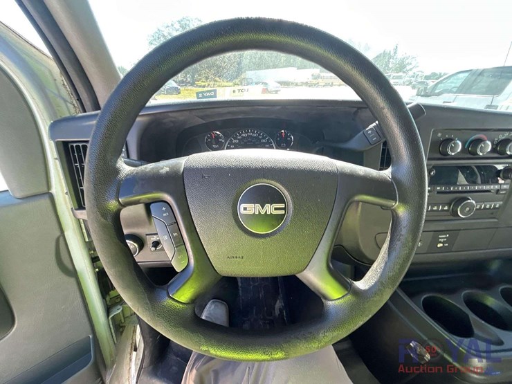 2012-gmc-3500-image-7