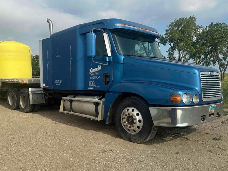 2000-freightliner-fl120-century-class-semi-image-2