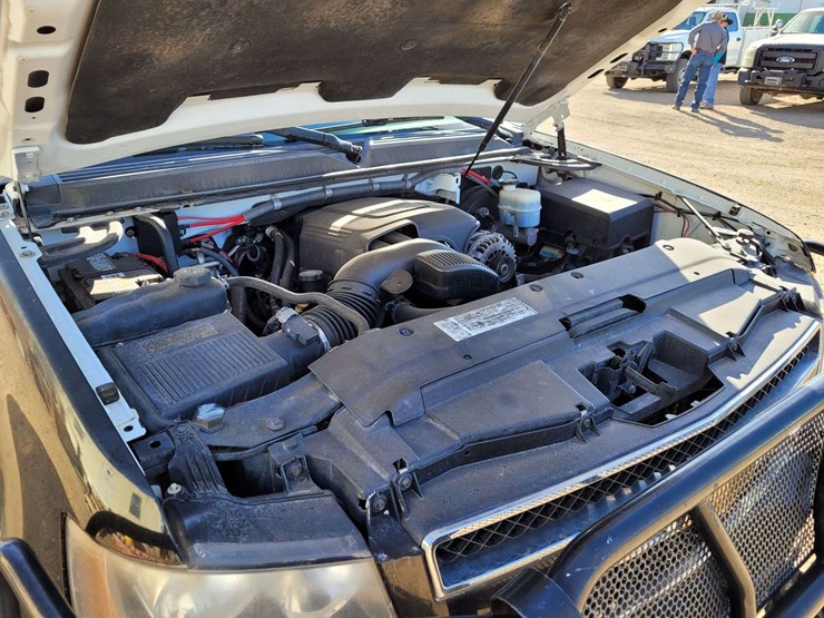 2010-chevrolet-tahoe-ls-image-13