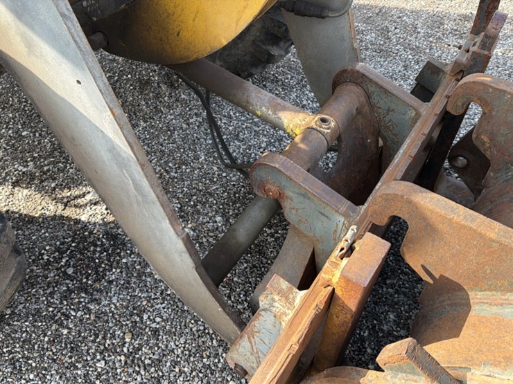 #1401-•-coyote-c14-4-compact-wheel-loader-image-24