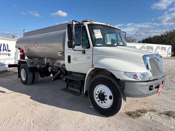 2006-international-durastar-4300-image-2