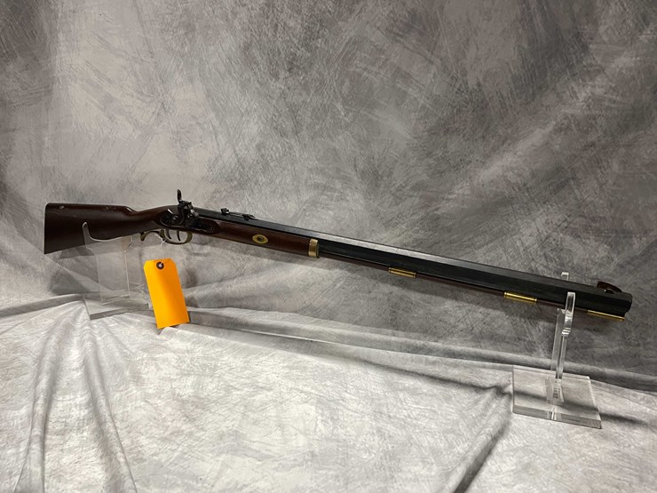 #8070-•-traditions-,-.50-cal.-muzzleloader,-sn:-202082,-(neenah,-wi)-image-2