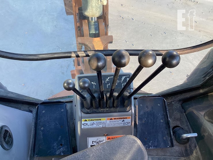 2022-case-580sn-image-18