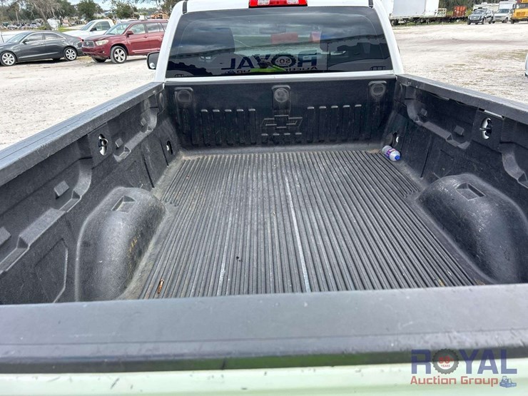 2017-chevrolet-silverado-1500-image-21