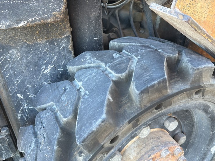 #1353-•-yale-gtc080-forklift-image-13