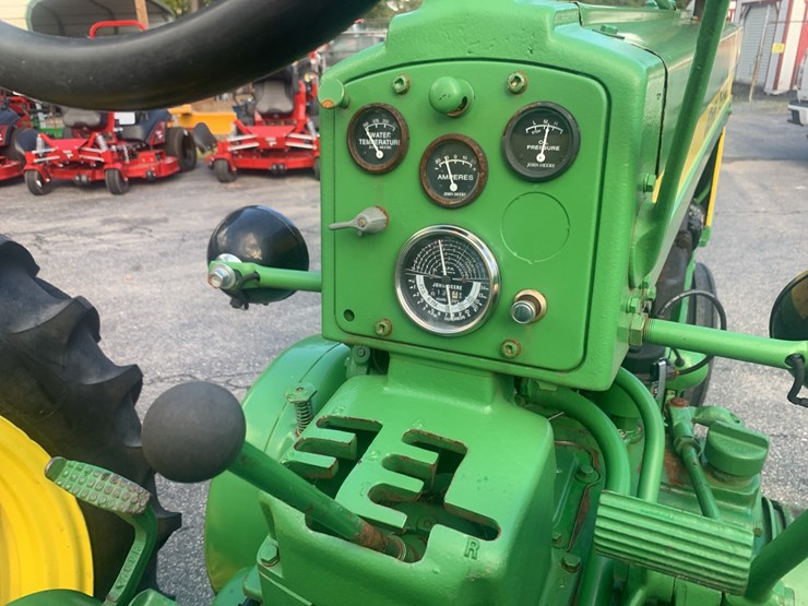 john-deere-520-image-10