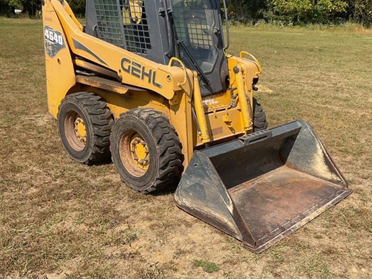 2005-gehl-4640-image-7