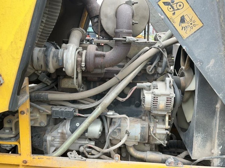 #1401-•-coyote-c14-4-compact-wheel-loader-image-39