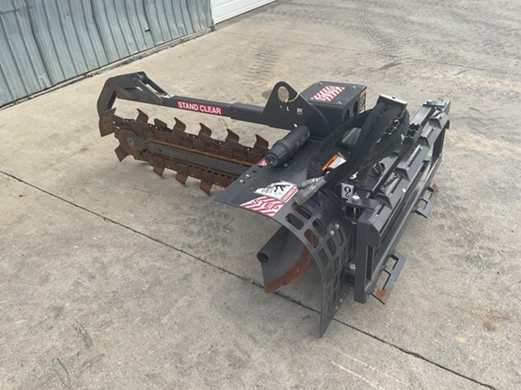 #83-•-2023-bradco-625-trencher-image-3
