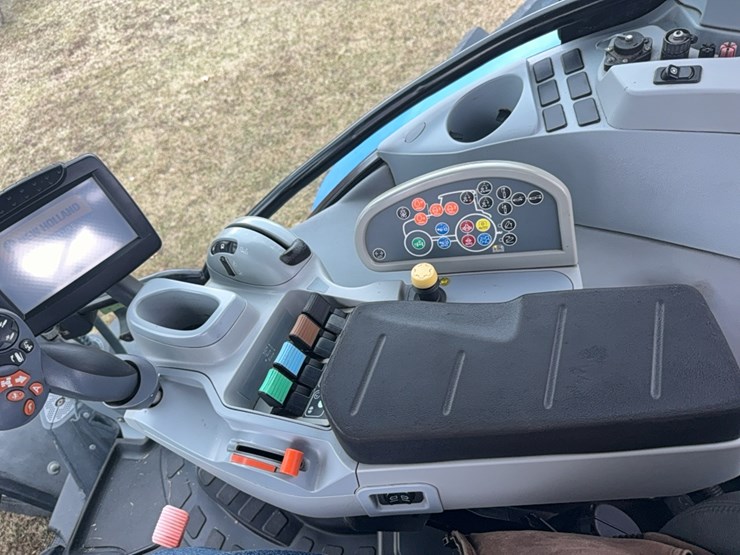 new-holland-t7.260-image-113