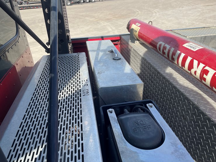 #3824-•-2019-peterbilt-heavy-rotator-(has-mn-title-in-delay,-may-take-6-8-weeks)-image-8