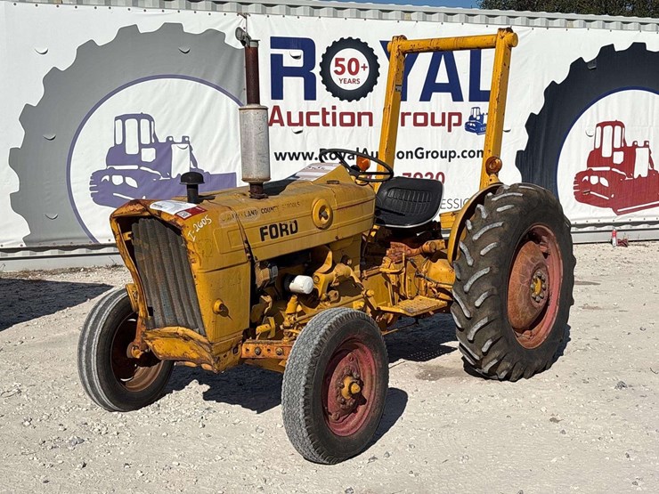 ford-tractor-image-1