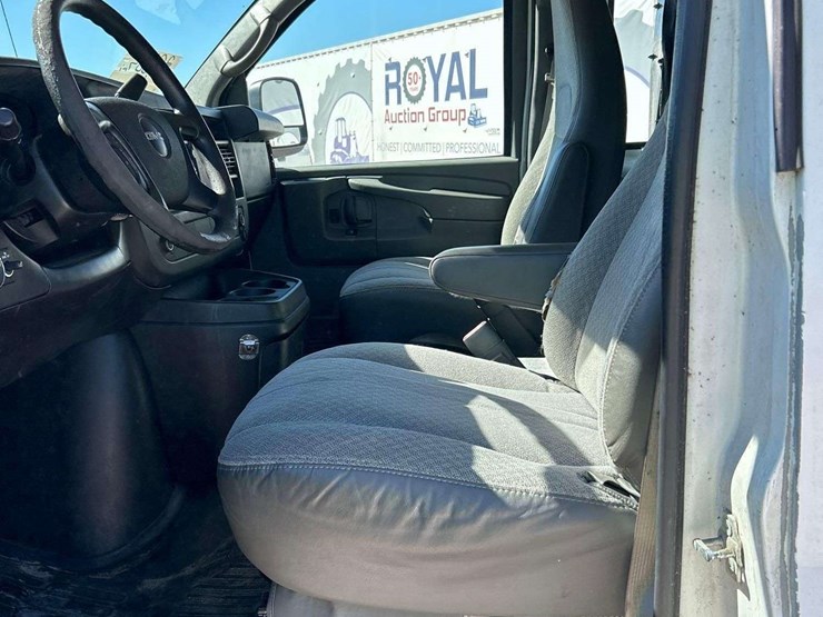 2012-gmc-3500-image-6