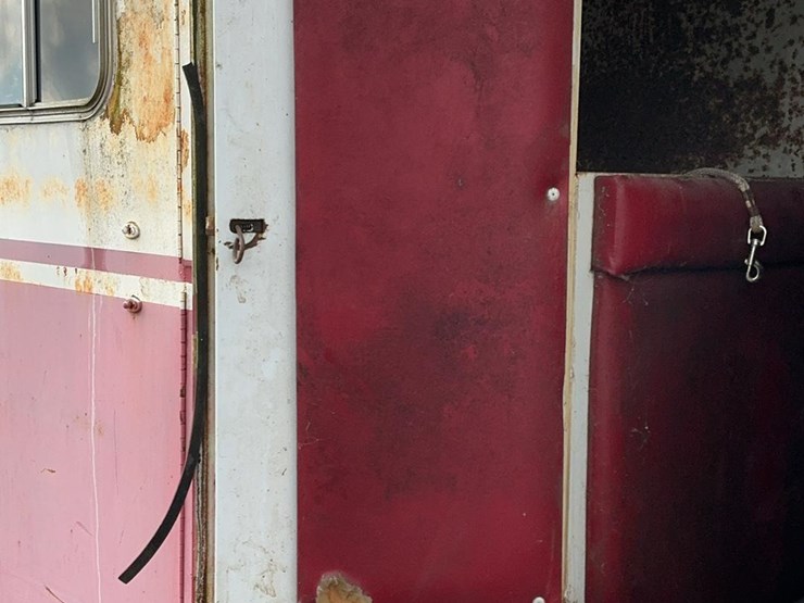 #2150-•-turnbow-gooseneck-4-horse-trailer-image-20