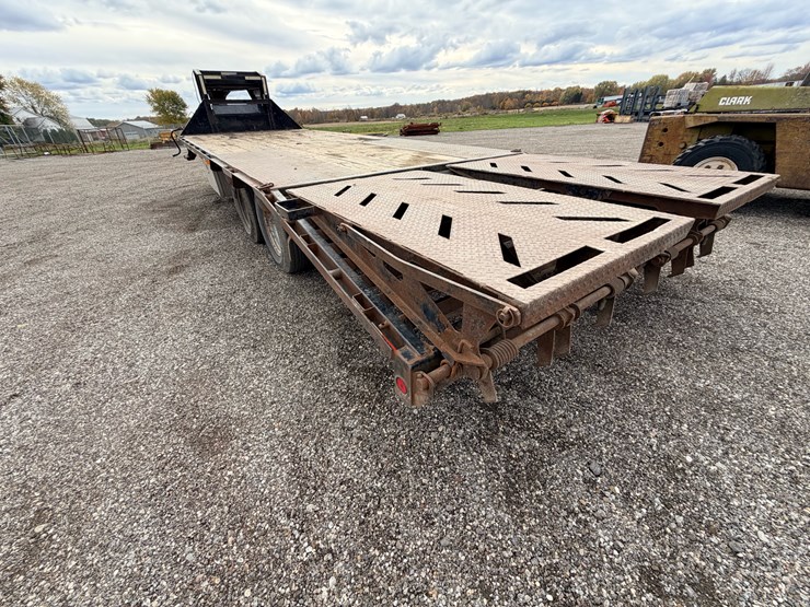 #2152-•-iron-bull-gooseneck-flatbed-trailer-image-3