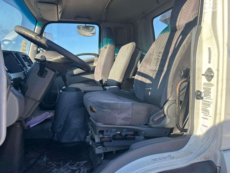 2018-isuzu-ftr-image-22