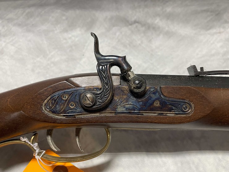 #8070-•-traditions-,-.50-cal.-muzzleloader,-sn:-202082,-(neenah,-wi)-image-24